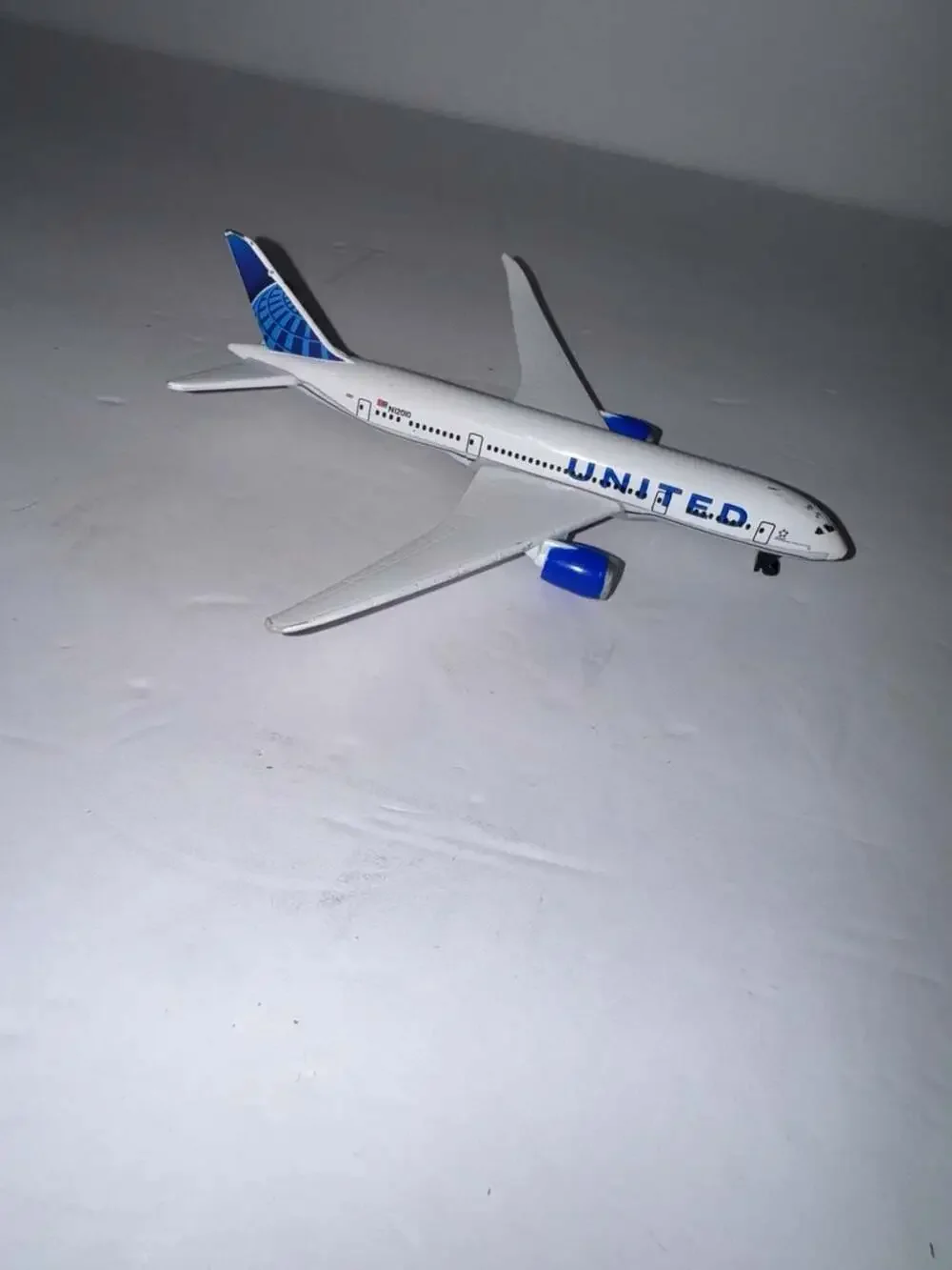 Daron United Airlines Diecast Model Airplane Single Plane
